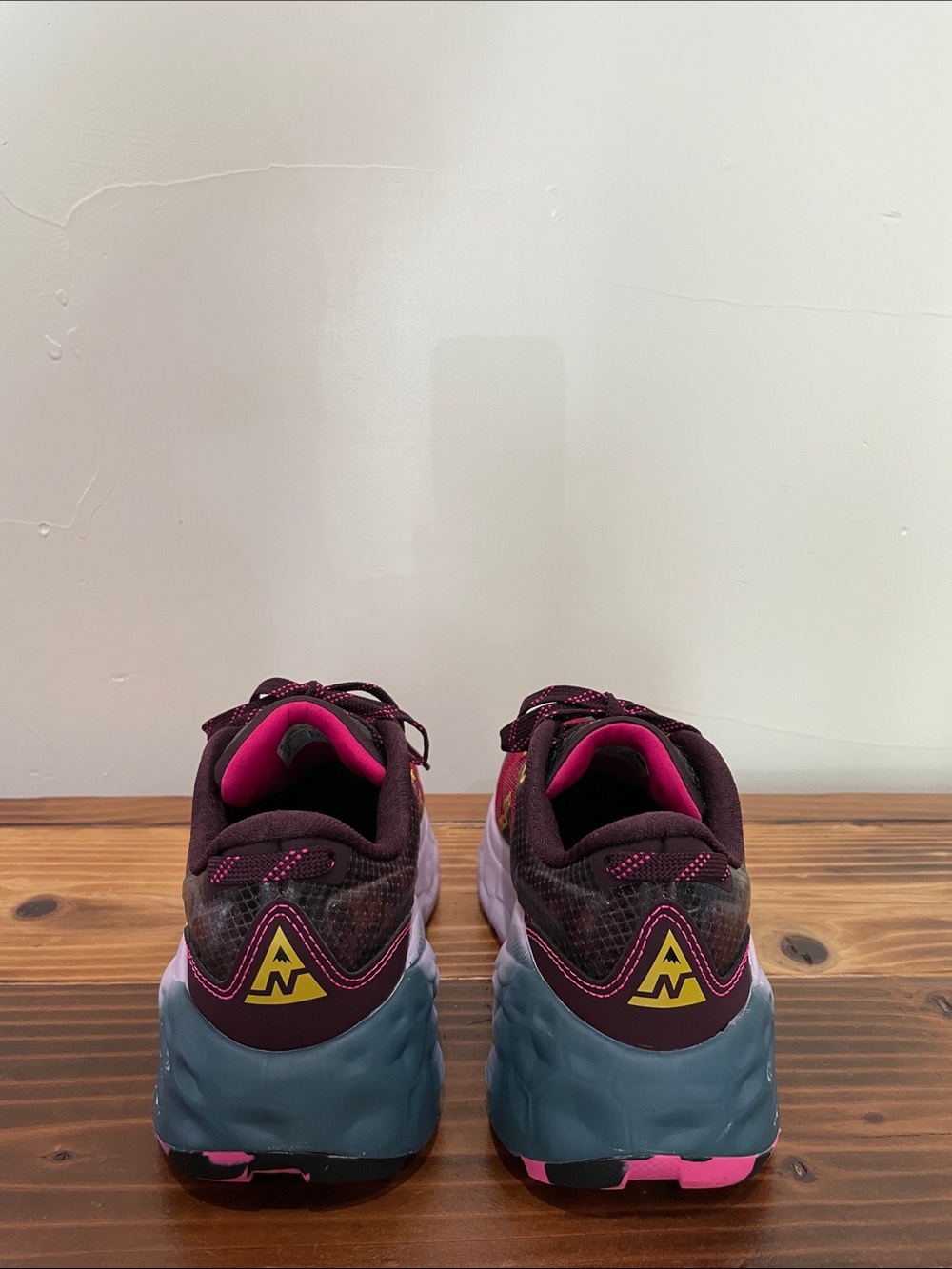 New Balance Wmns Fresh Foam X More Trail v2 Garnet Size 7.5 New! - Picture 9 of 16